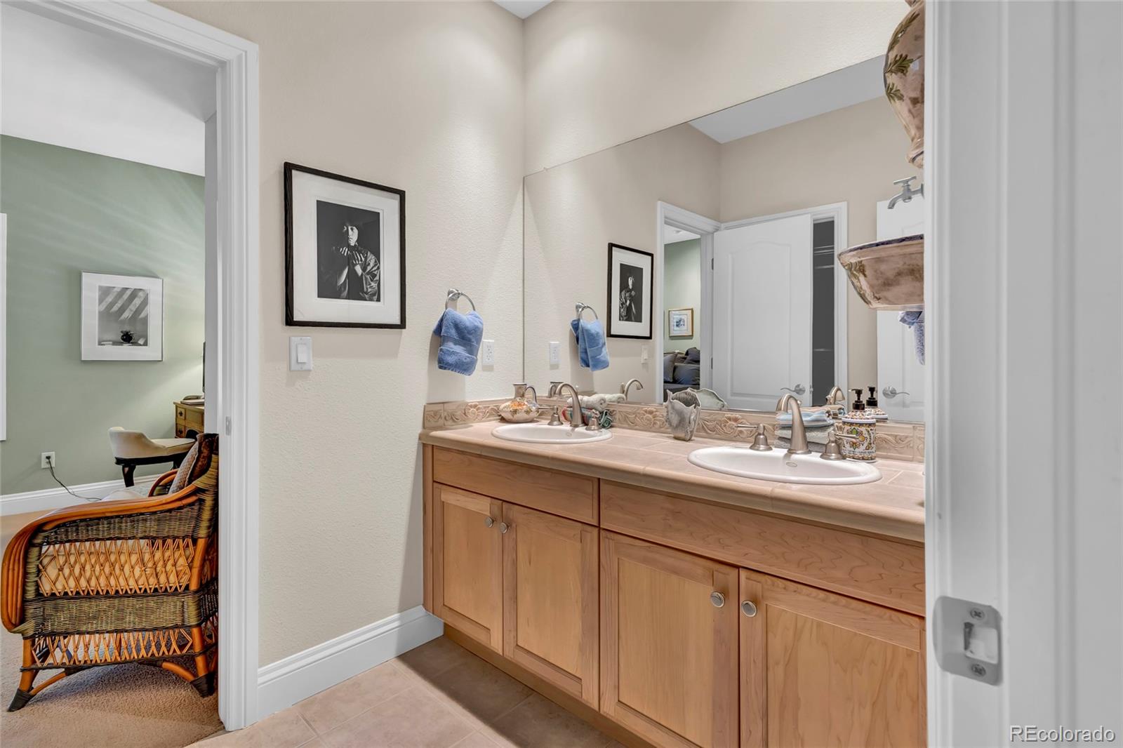 MLS Image #23 for 100 s university boulevard,denver, Colorado