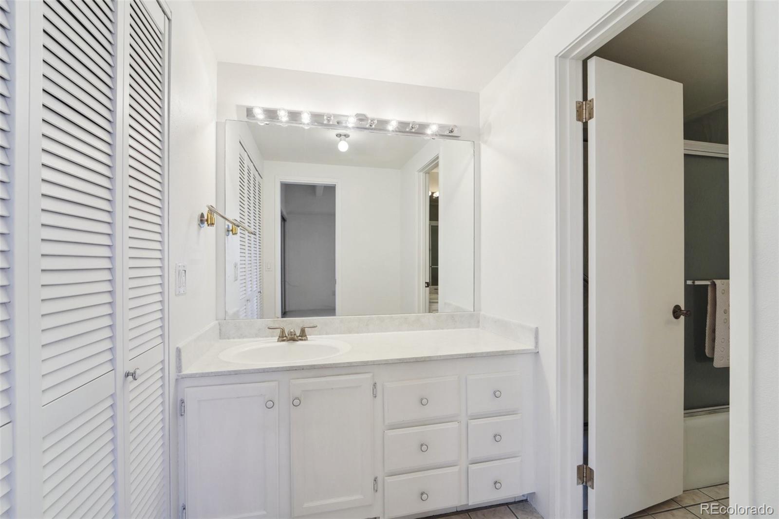 MLS Image #18 for 7865 e mississippi avenue,denver, Colorado