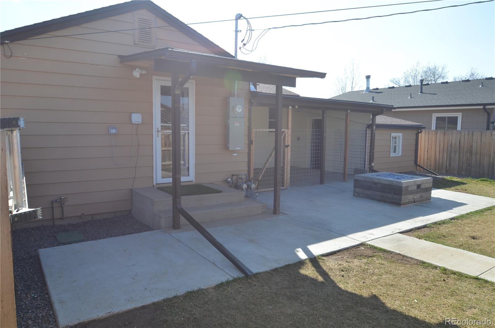 CMA Image for 327  2nd Avenue,La Salle, Colorado