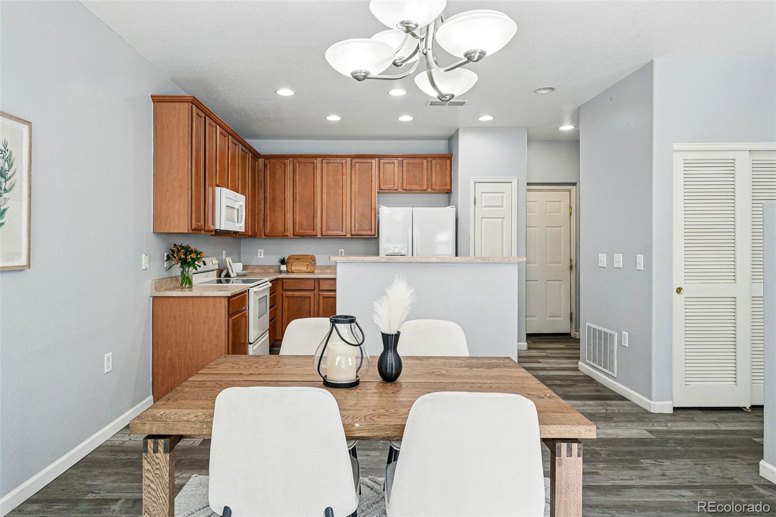 MLS Image #14 for 12925  grant circle,thornton, Colorado