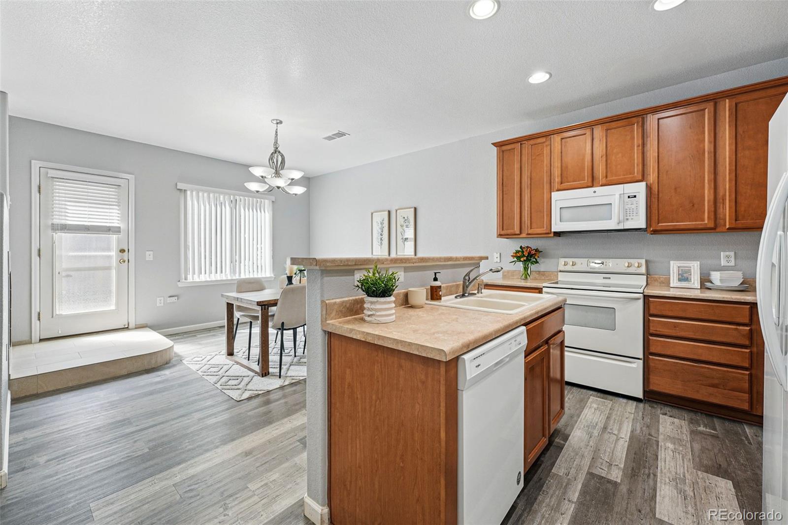 MLS Image #17 for 12925  grant circle,thornton, Colorado