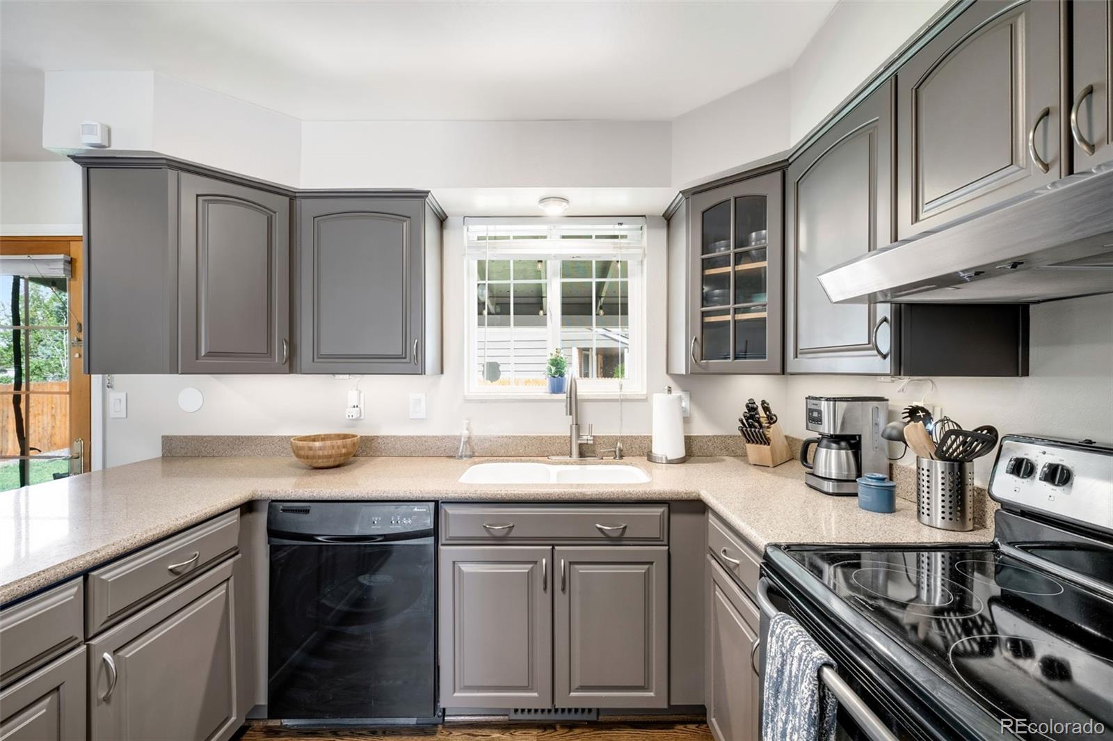 MLS Image #8 for 12945 e colorado avenue,aurora, Colorado