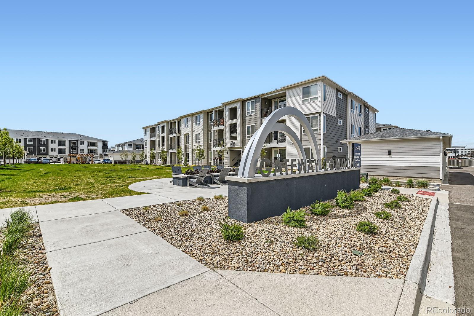 MLS Image #28 for 6153 n ceylon street,denver, Colorado