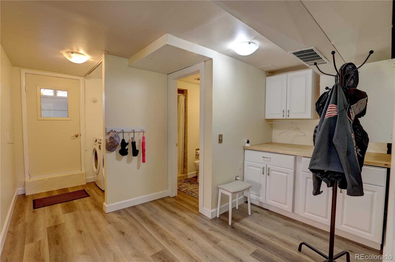 MLS Image #11 for 8561 e grand avenue,denver, Colorado