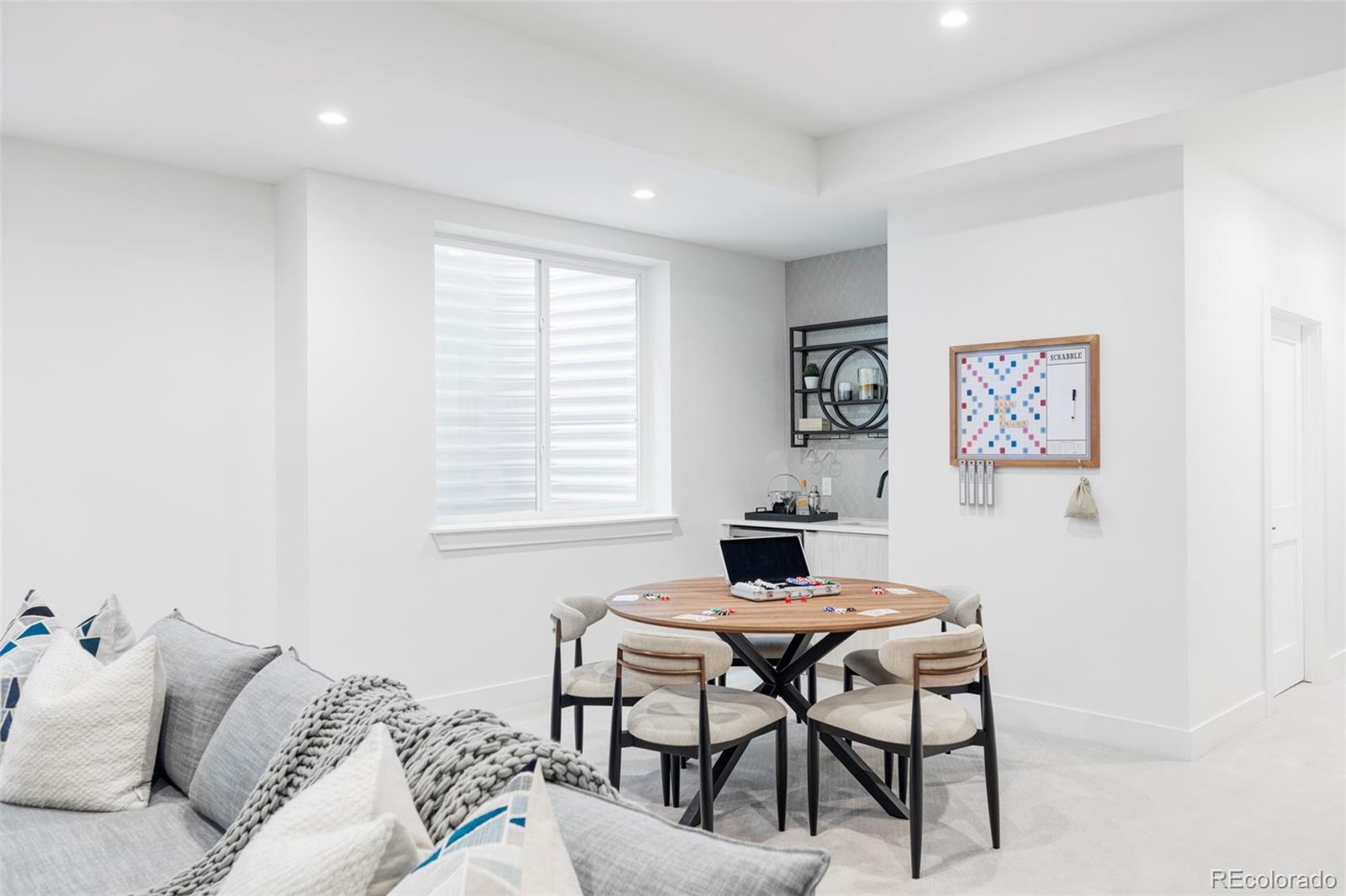 MLS Image #26 for 425 s pearl street,denver, Colorado