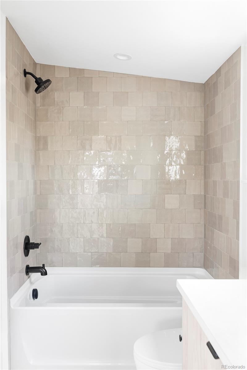 MLS Image #33 for 425 s pearl street,denver, Colorado