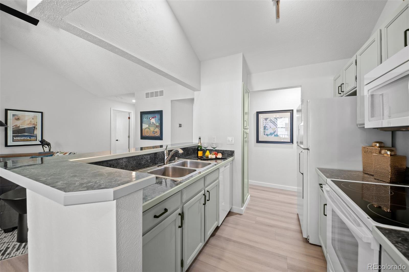 MLS Image #9 for 6755 s field street,littleton, Colorado