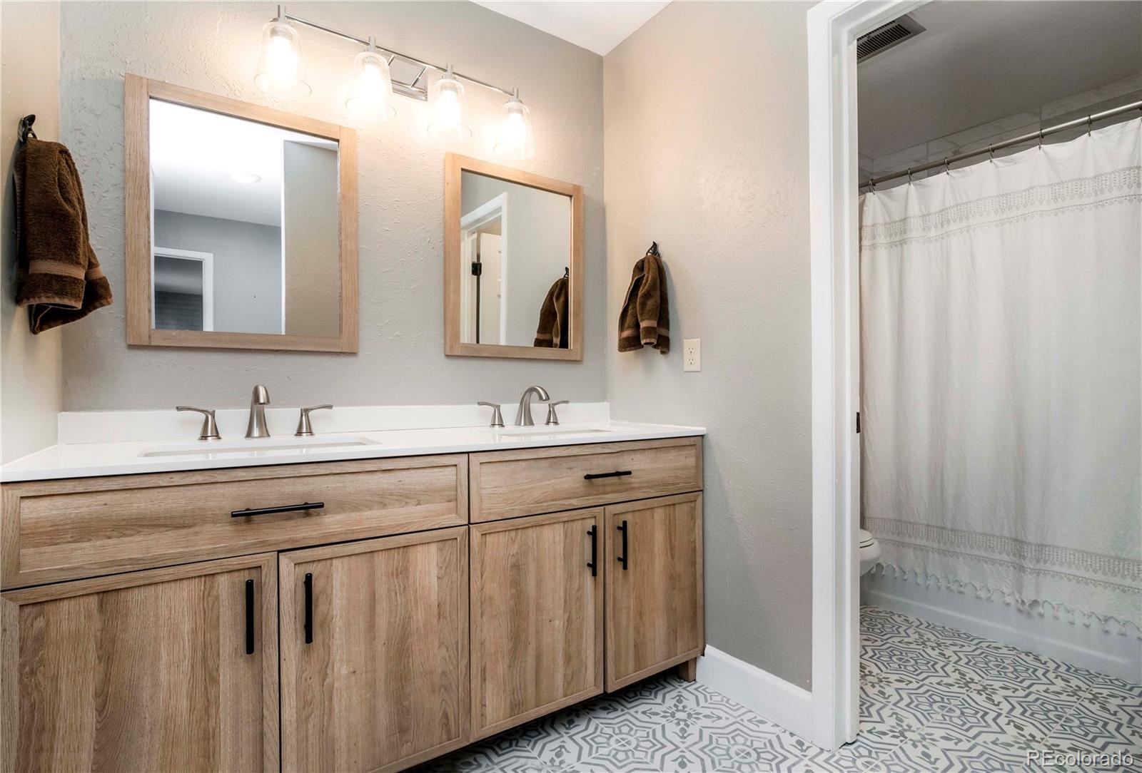 MLS Image #14 for 9605 e kansas circle,denver, Colorado