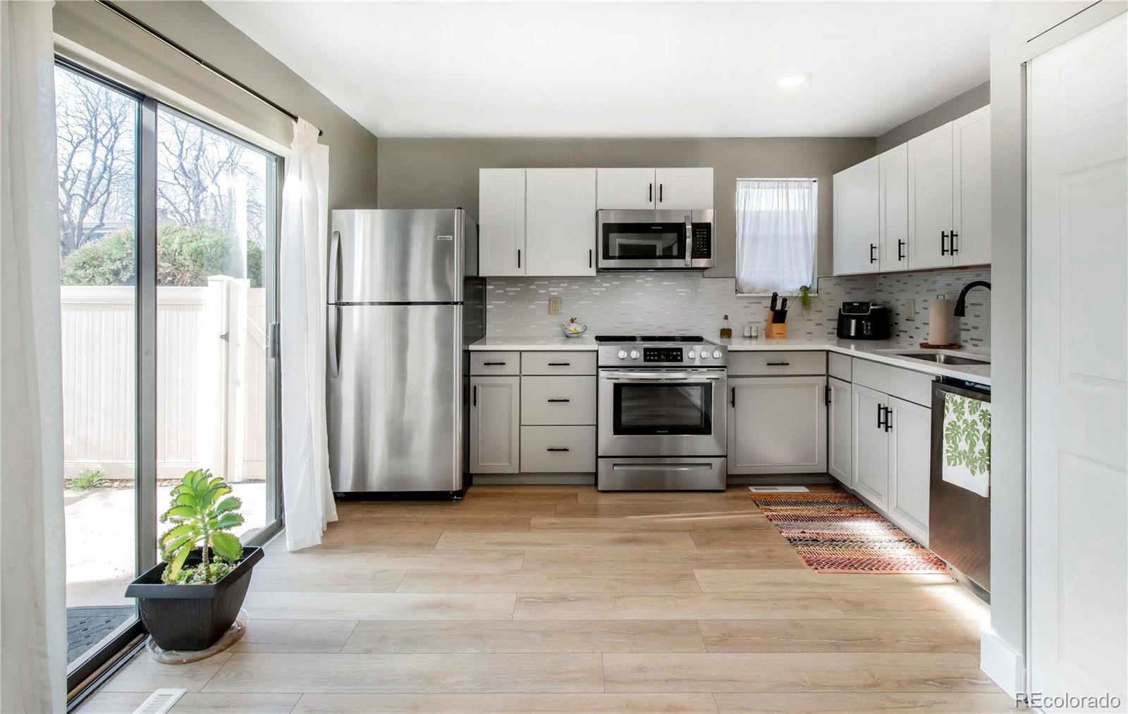 MLS Image #5 for 9605 e kansas circle,denver, Colorado