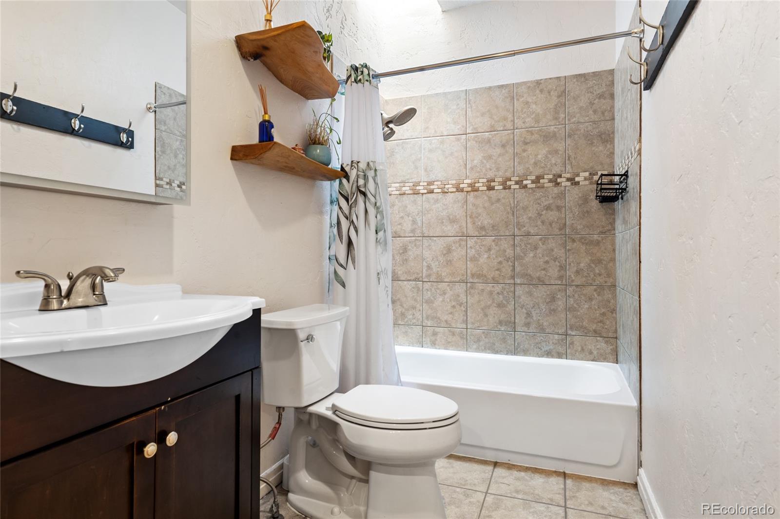 MLS Image #14 for 3034 n high street,denver, Colorado