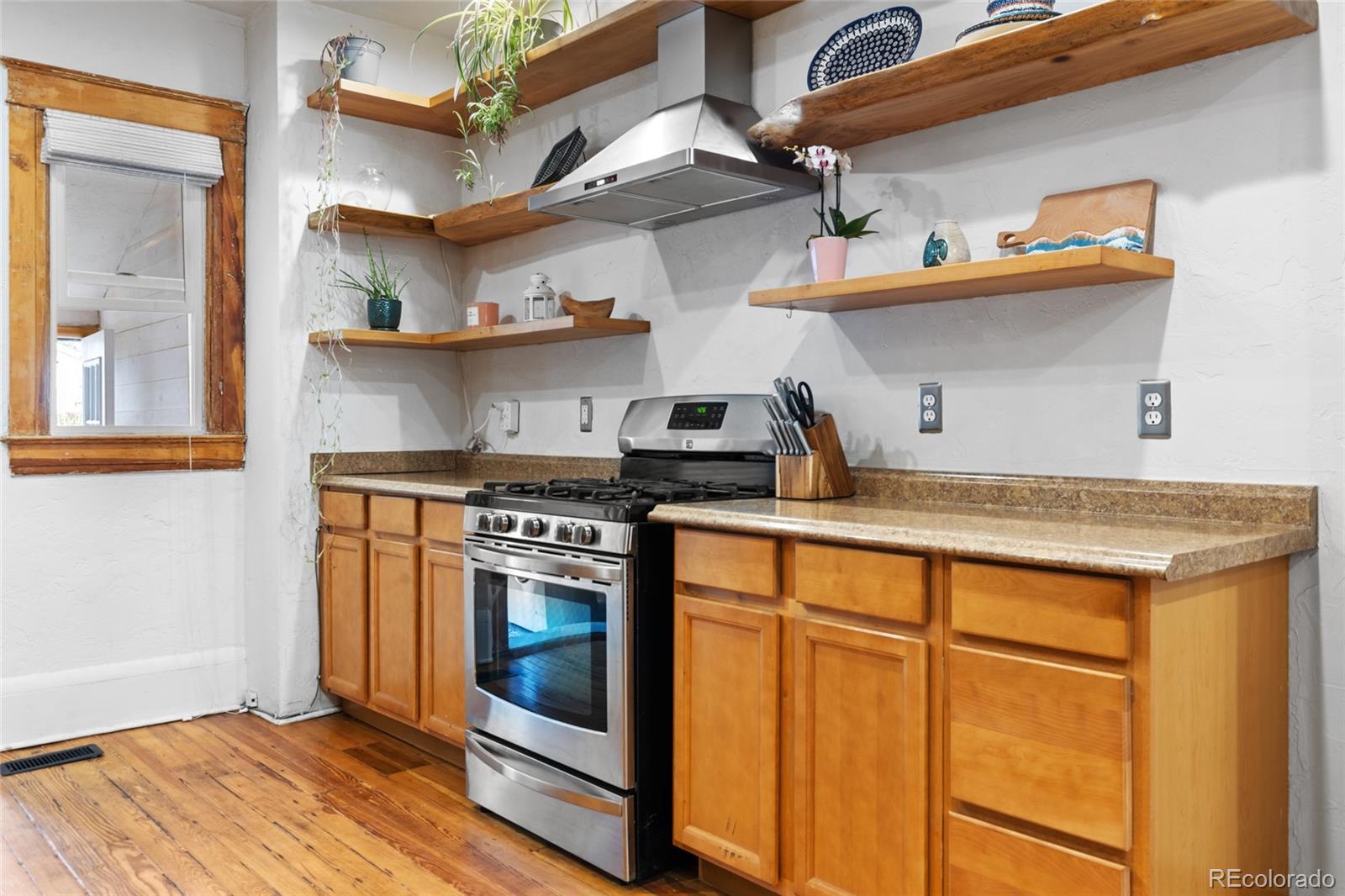 MLS Image #16 for 3034 n high street,denver, Colorado
