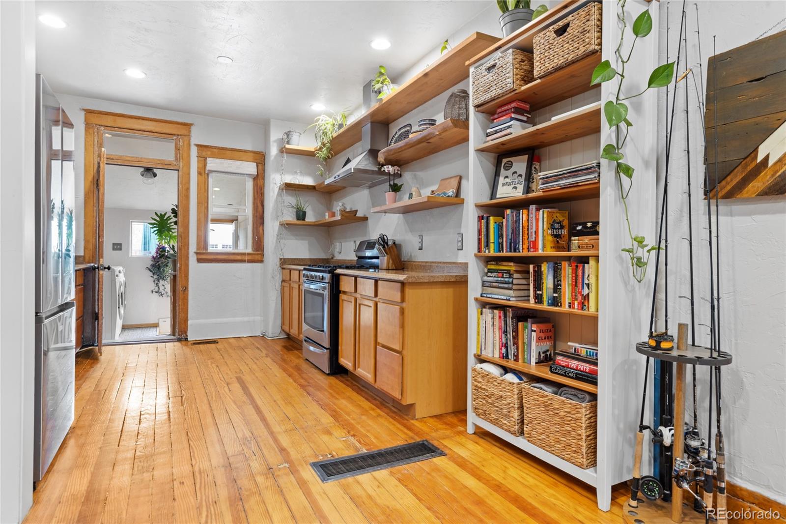 MLS Image #4 for 3034 n high street,denver, Colorado