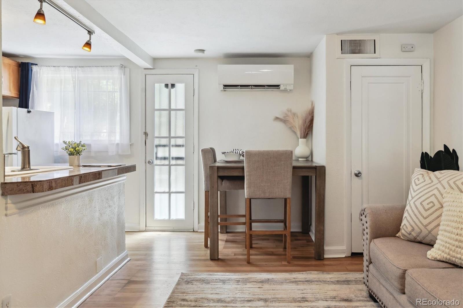 MLS Image #10 for 1532 n high street,denver, Colorado