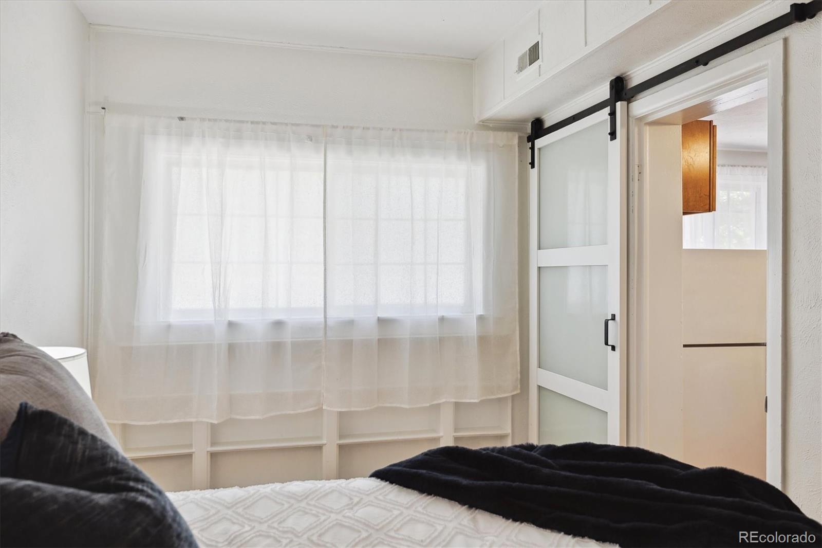MLS Image #21 for 1532 n high street,denver, Colorado