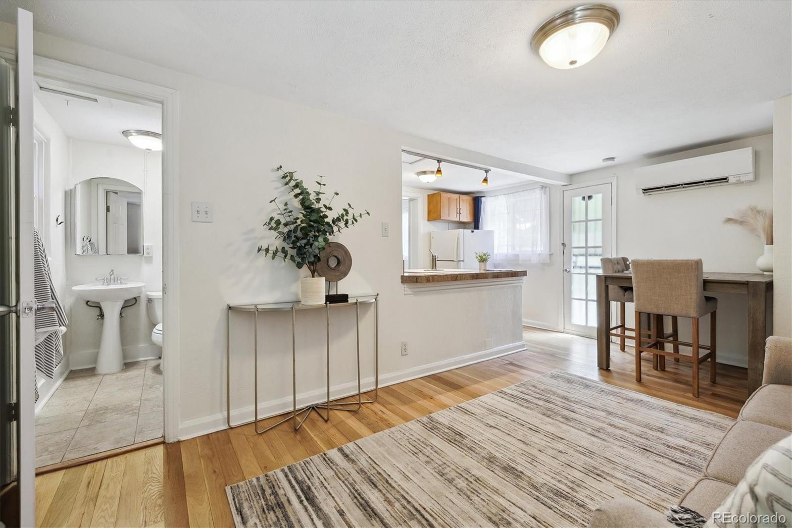 MLS Image #6 for 1532 n high street,denver, Colorado