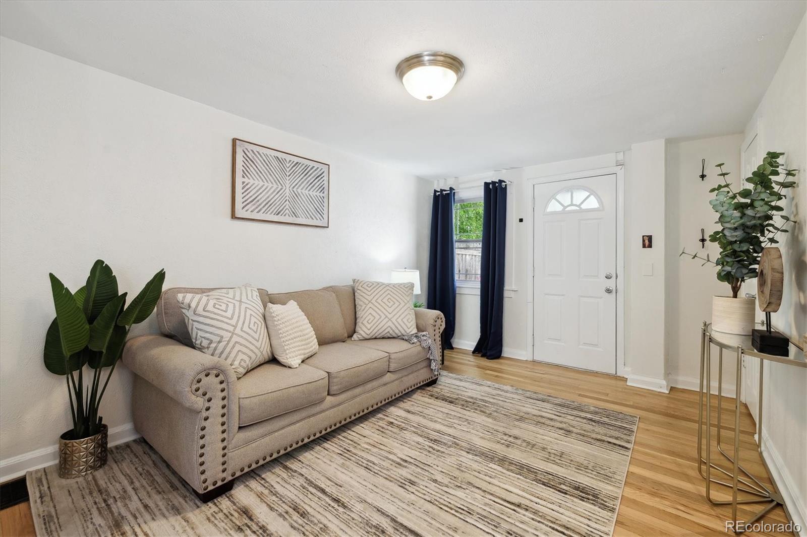 MLS Image #7 for 1532 n high street,denver, Colorado