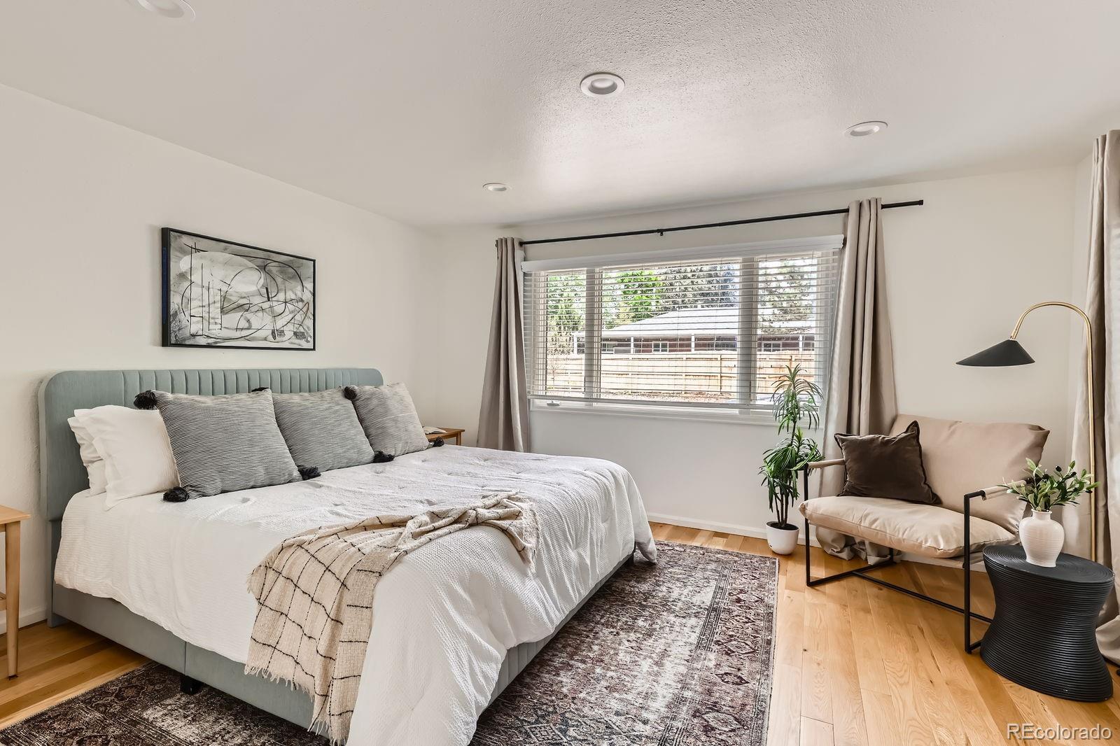 MLS Image #10 for 900  locust street,denver, Colorado
