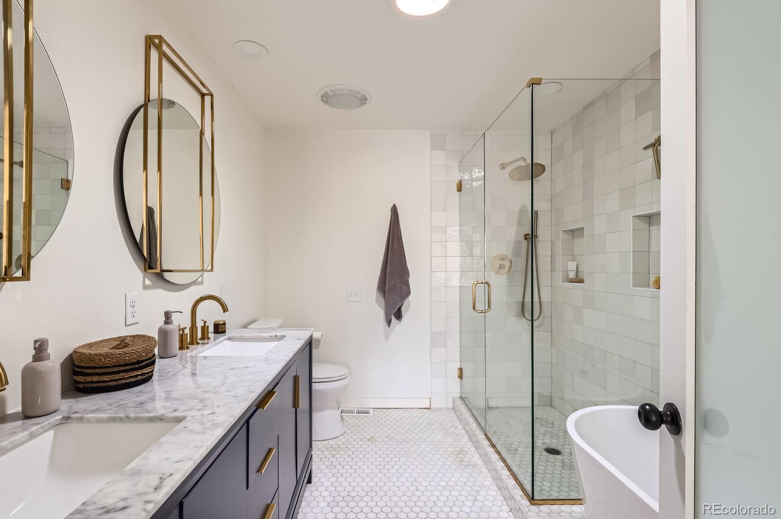 MLS Image #12 for 900  locust street,denver, Colorado