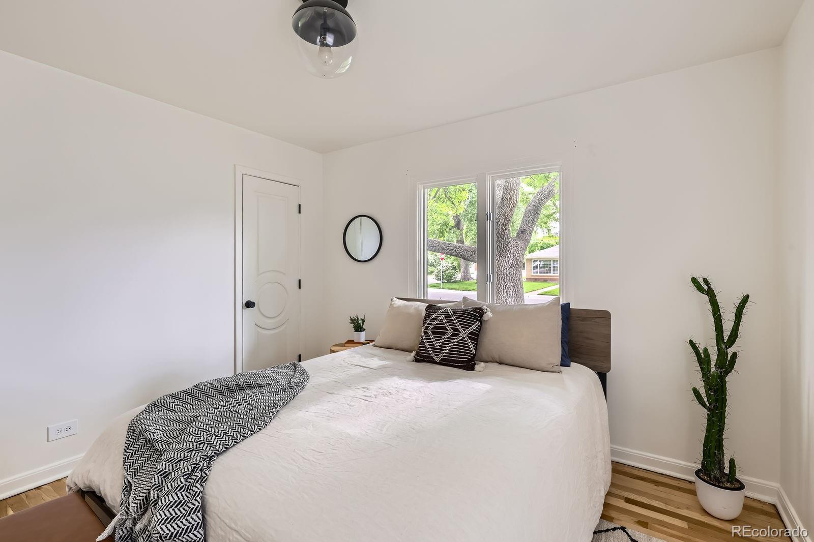 MLS Image #15 for 900  locust street,denver, Colorado