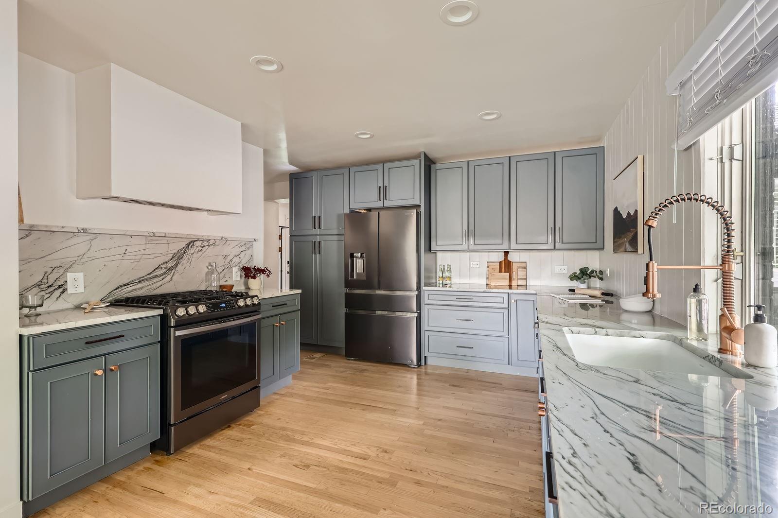 MLS Image #5 for 900  locust street,denver, Colorado