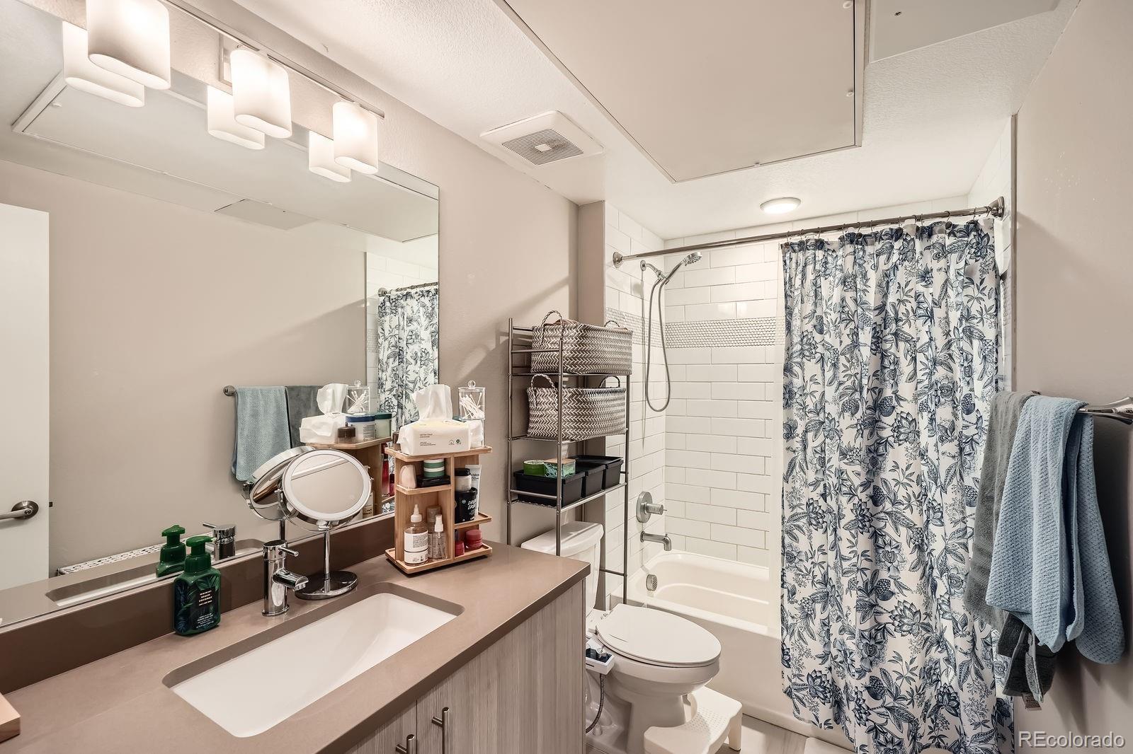 MLS Image #12 for 2374 s university boulevard,denver, Colorado