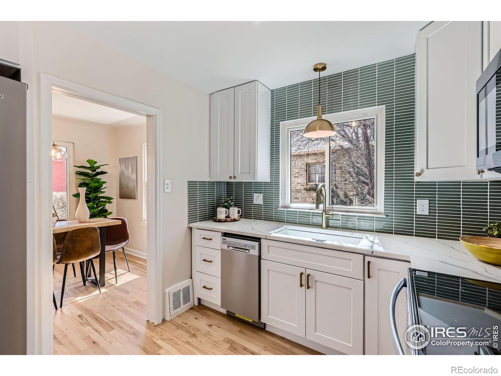 MLS Image #5 for 865  holly street,denver, Colorado