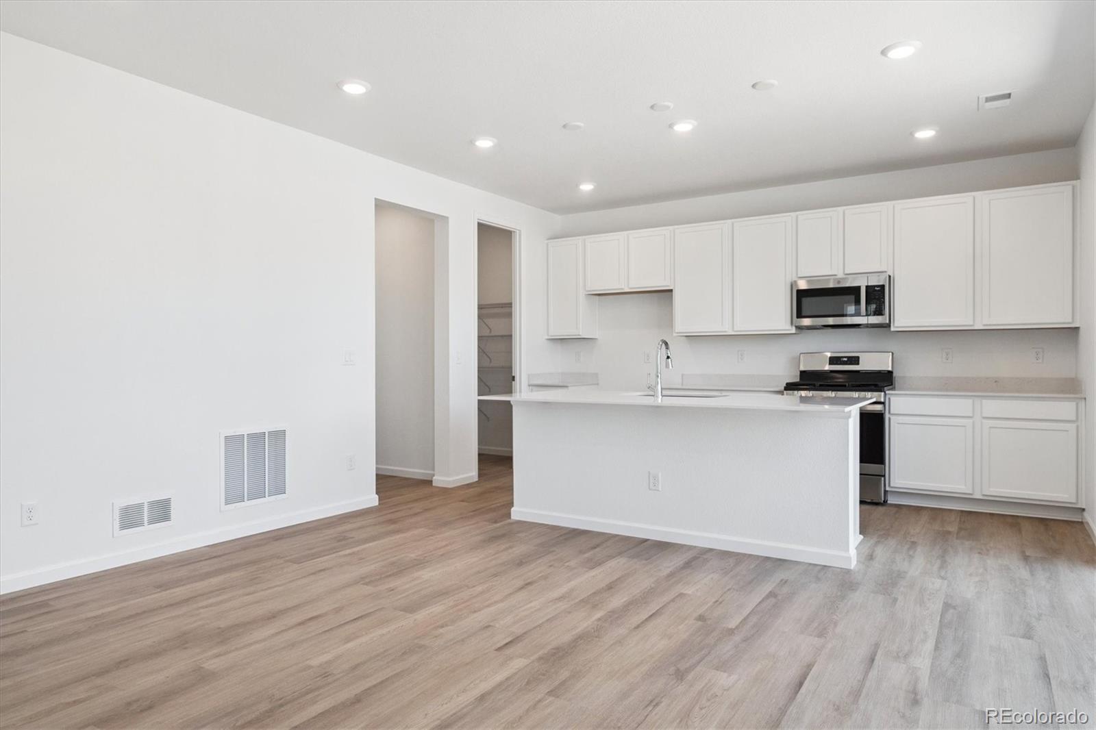 MLS Image #6 for 8339  snake river street,littleton, Colorado