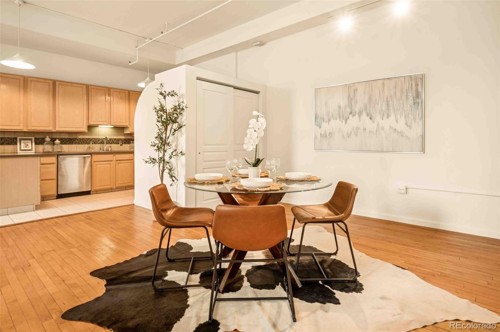 MLS Image #10 for 1140  columbine street 106,denver, Colorado