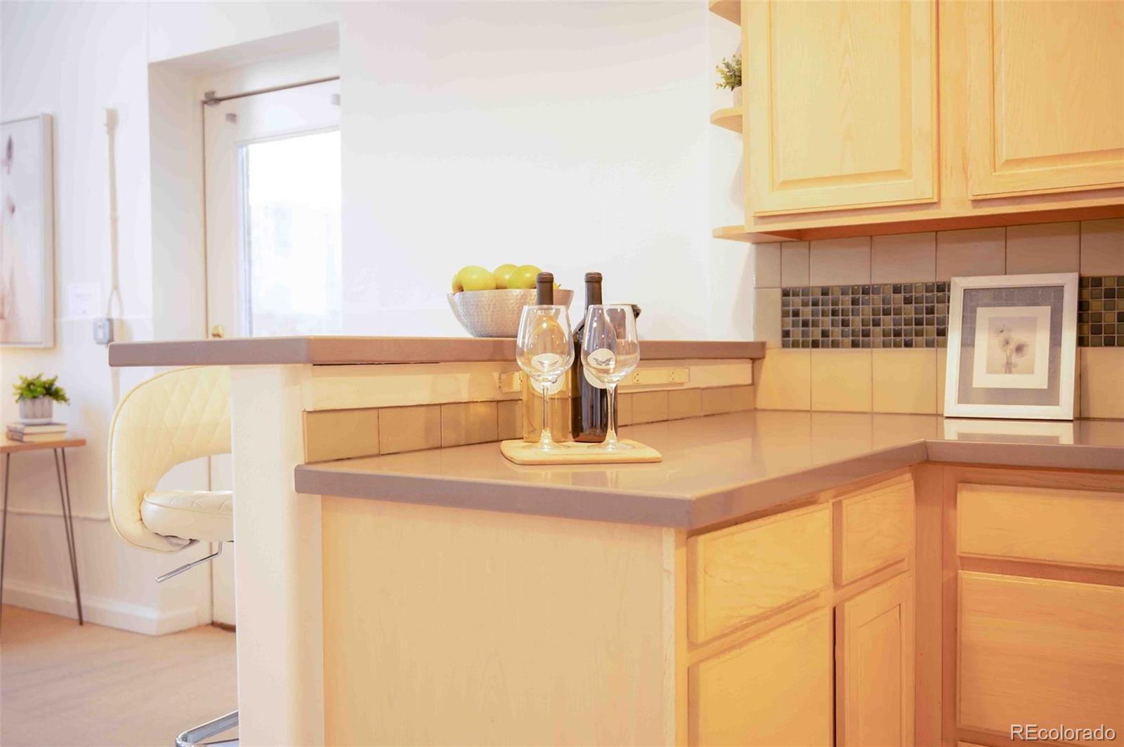 MLS Image #12 for 1140  columbine street 106,denver, Colorado