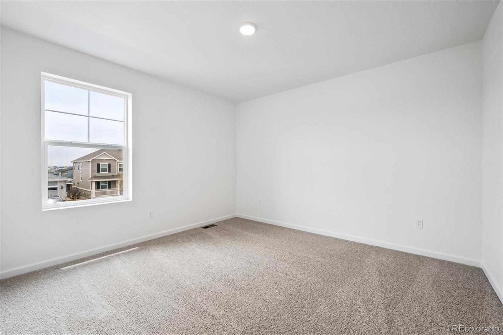 MLS Image #12 for 24737 e 40th avenue,aurora, Colorado
