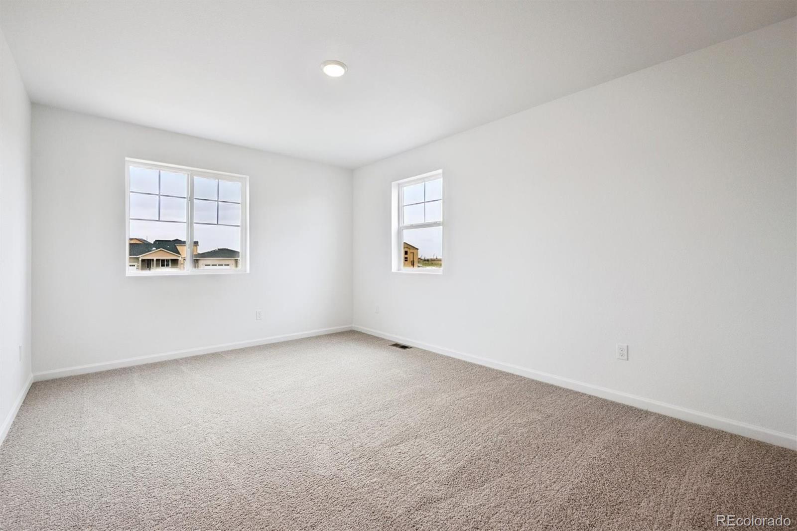 MLS Image #14 for 24737 e 40th avenue,aurora, Colorado