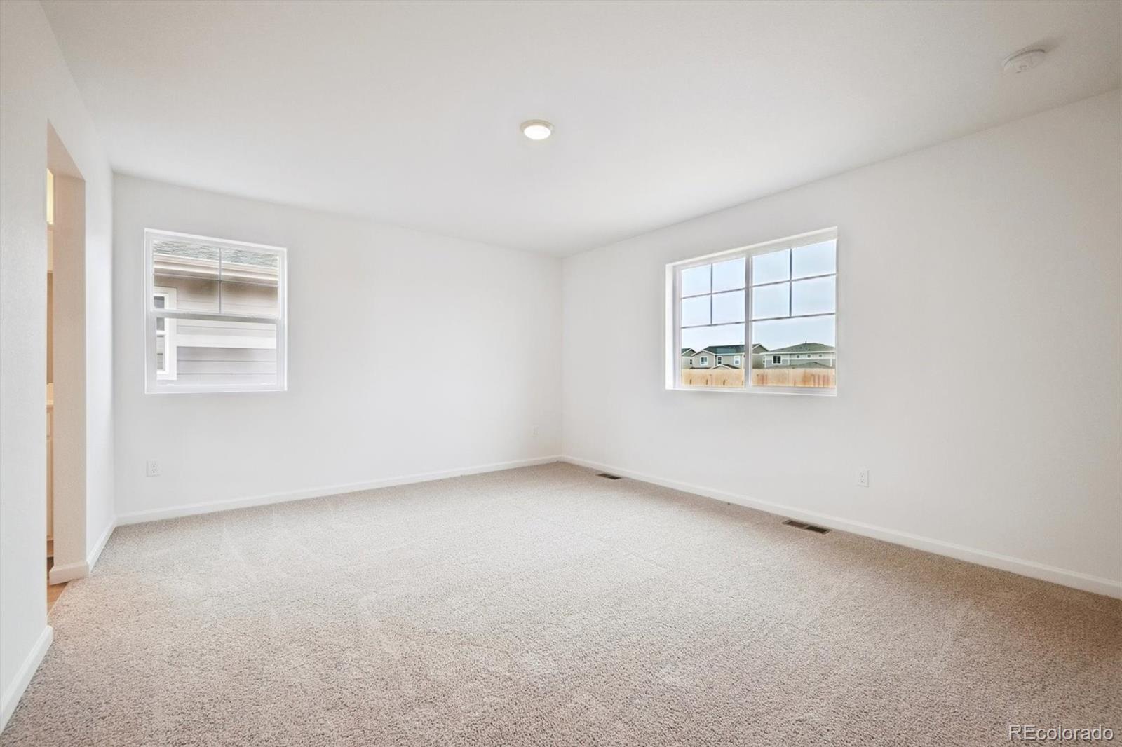 MLS Image #16 for 24737 e 40th avenue,aurora, Colorado
