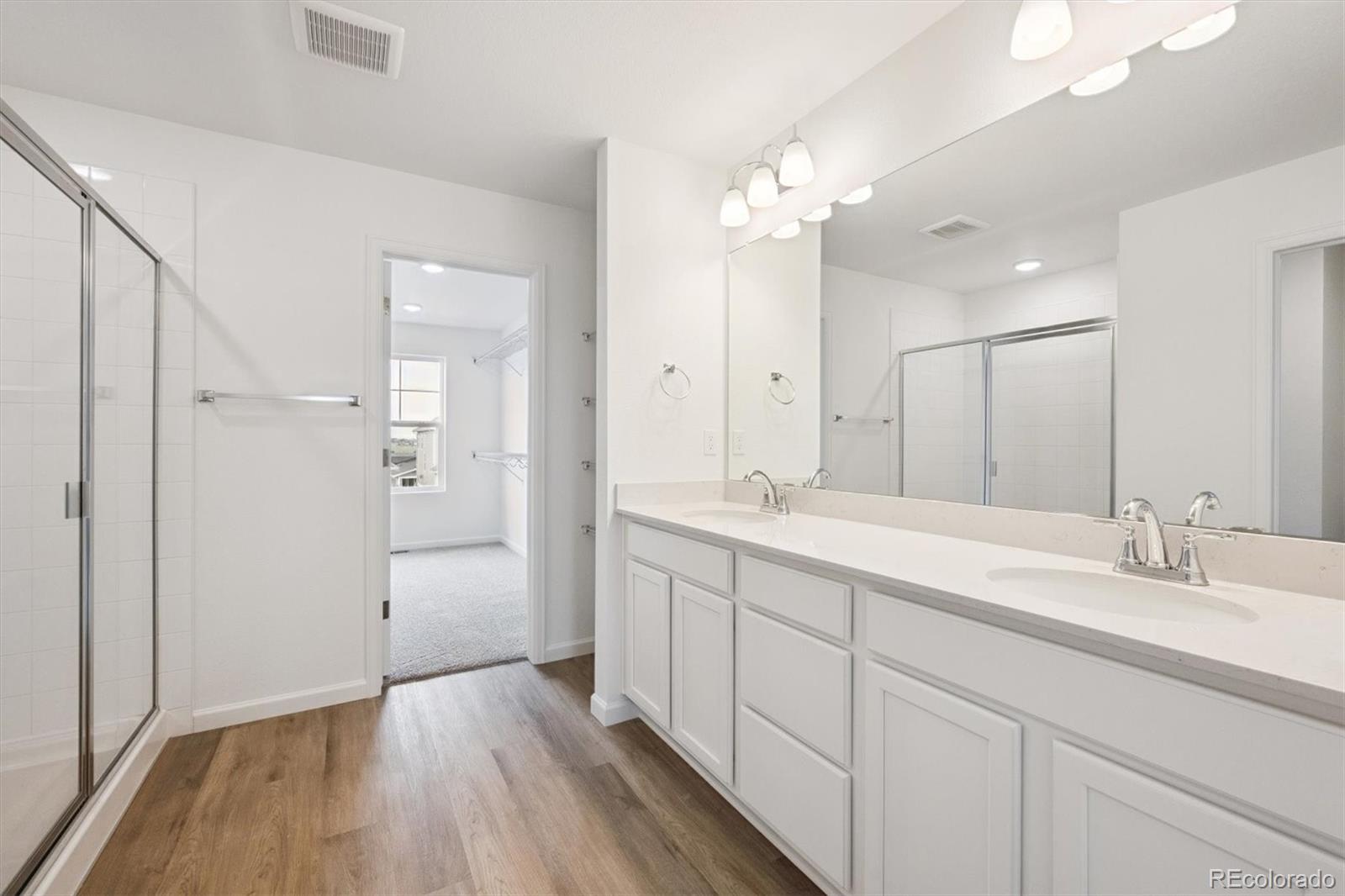 MLS Image #18 for 24737 e 40th avenue,aurora, Colorado