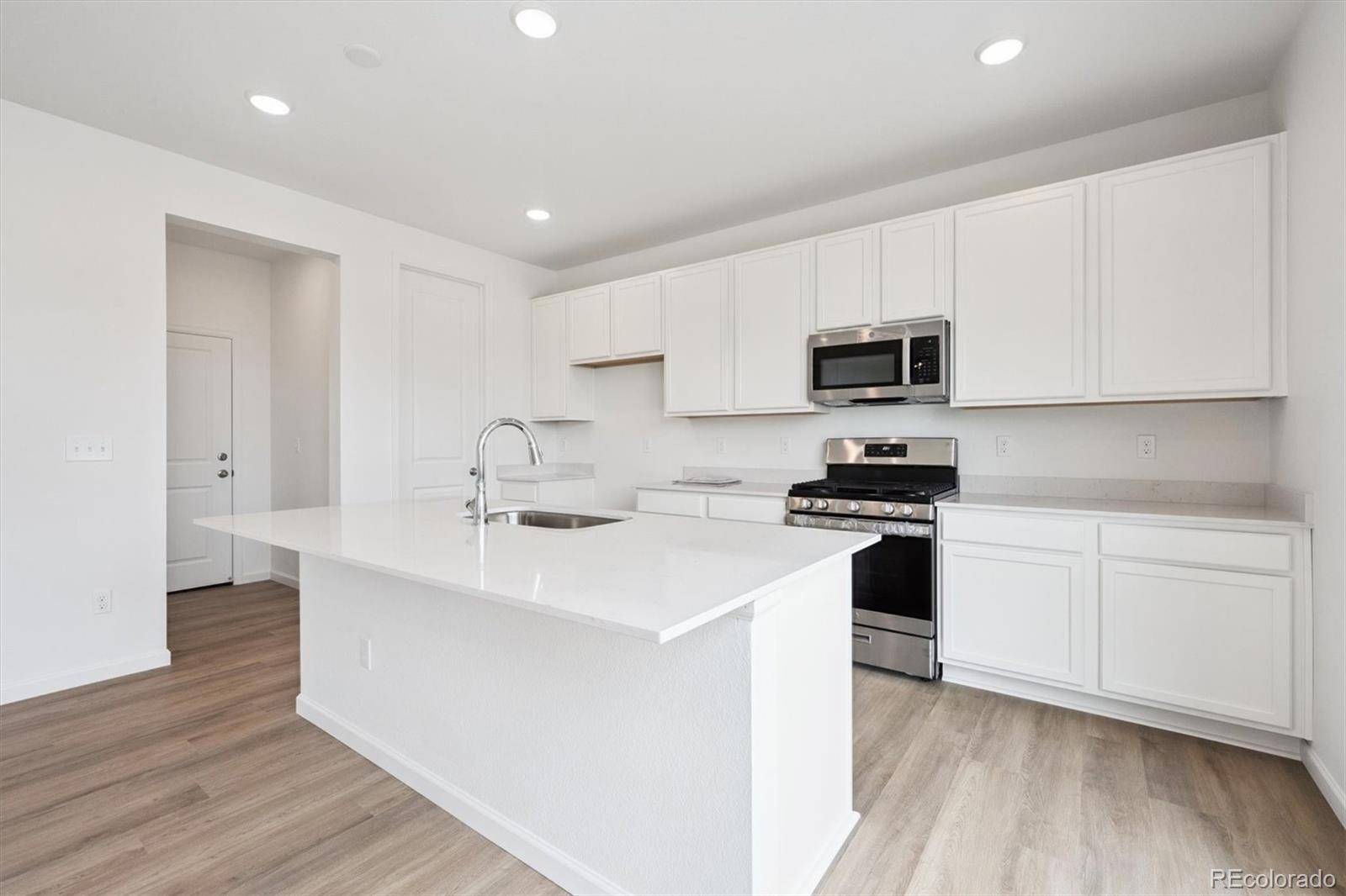 MLS Image #6 for 24737 e 40th avenue,aurora, Colorado
