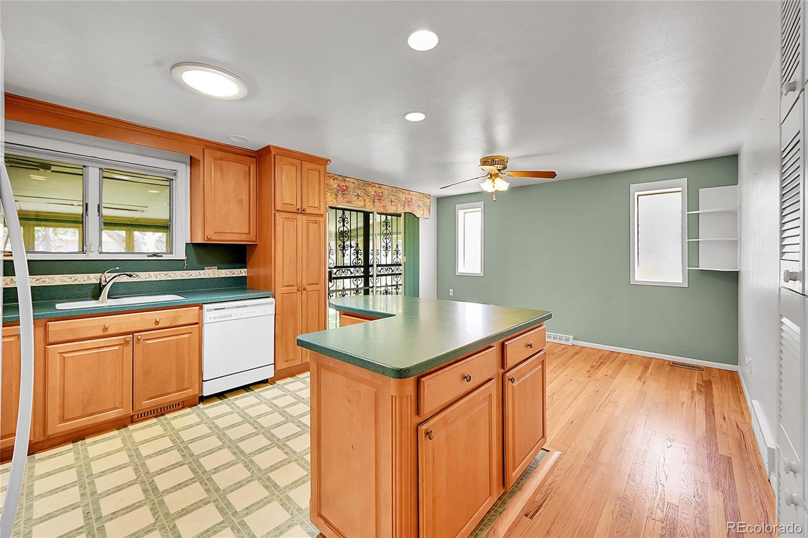 MLS Image #5 for 2826 s lamar street,denver, Colorado