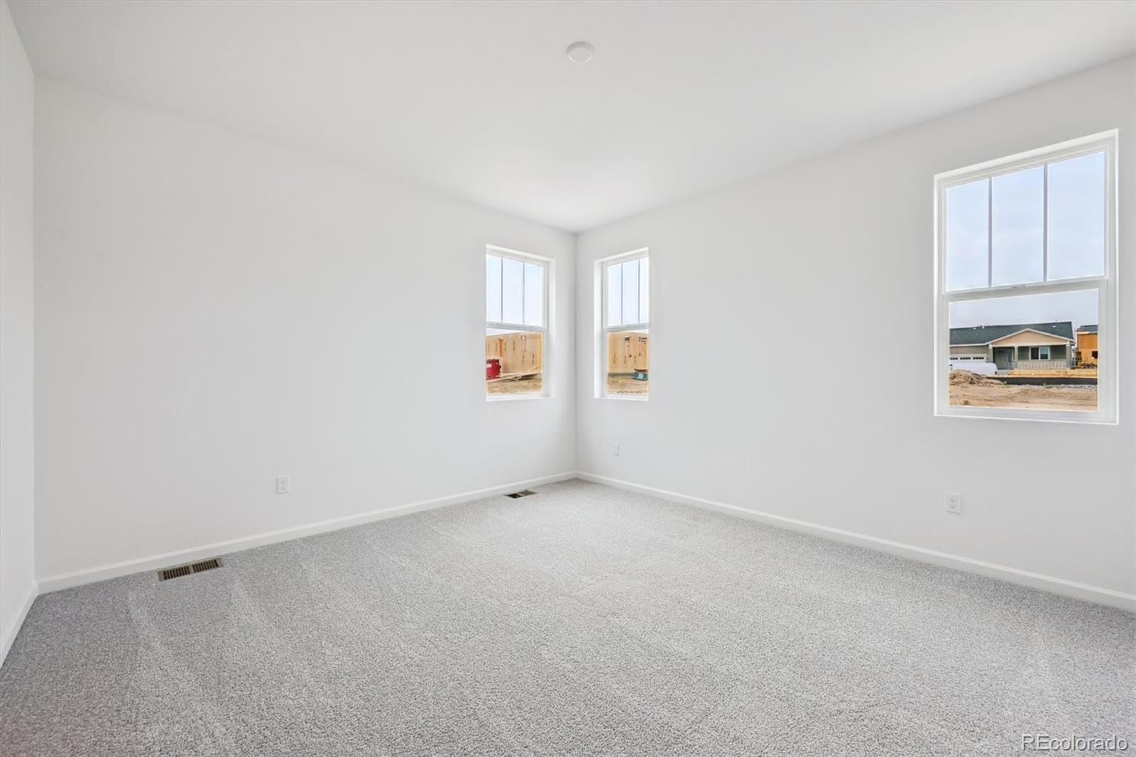 MLS Image #11 for 24747 e 40th avenue,aurora, Colorado