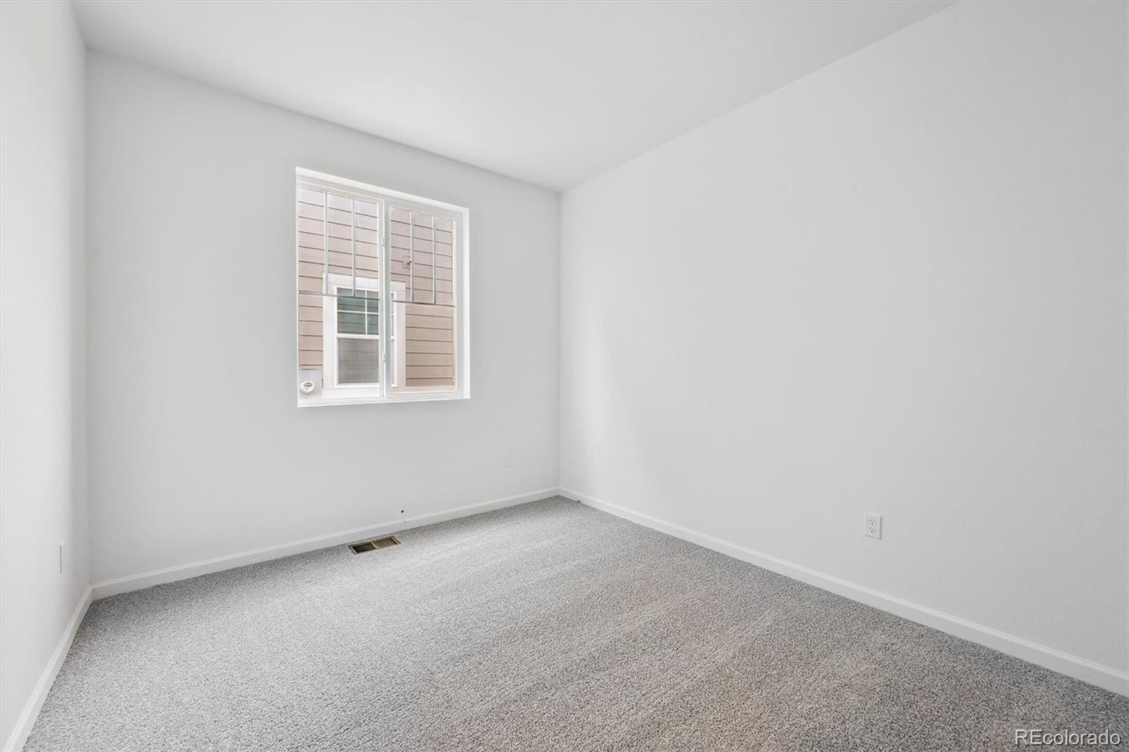 MLS Image #17 for 24747 e 40th avenue,aurora, Colorado