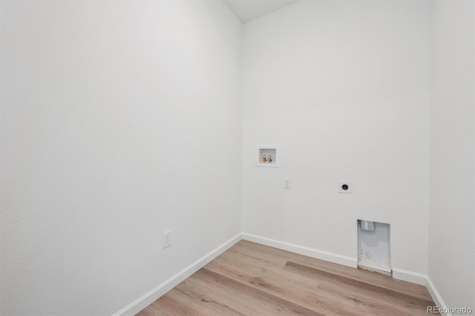 MLS Image #4 for 24747 e 40th avenue,aurora, Colorado