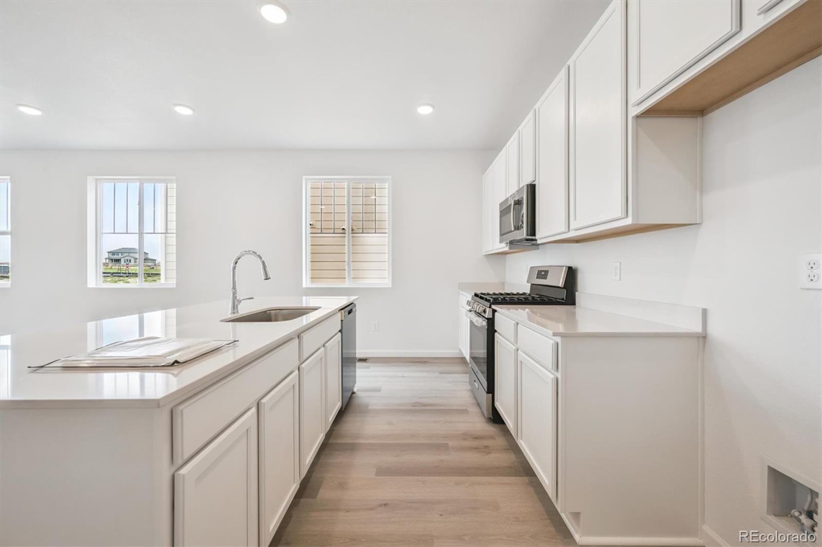 MLS Image #6 for 24747 e 40th avenue,aurora, Colorado