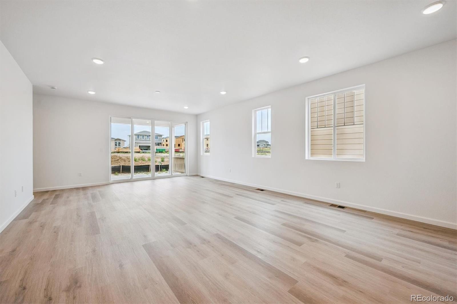 MLS Image #7 for 24747 e 40th avenue,aurora, Colorado