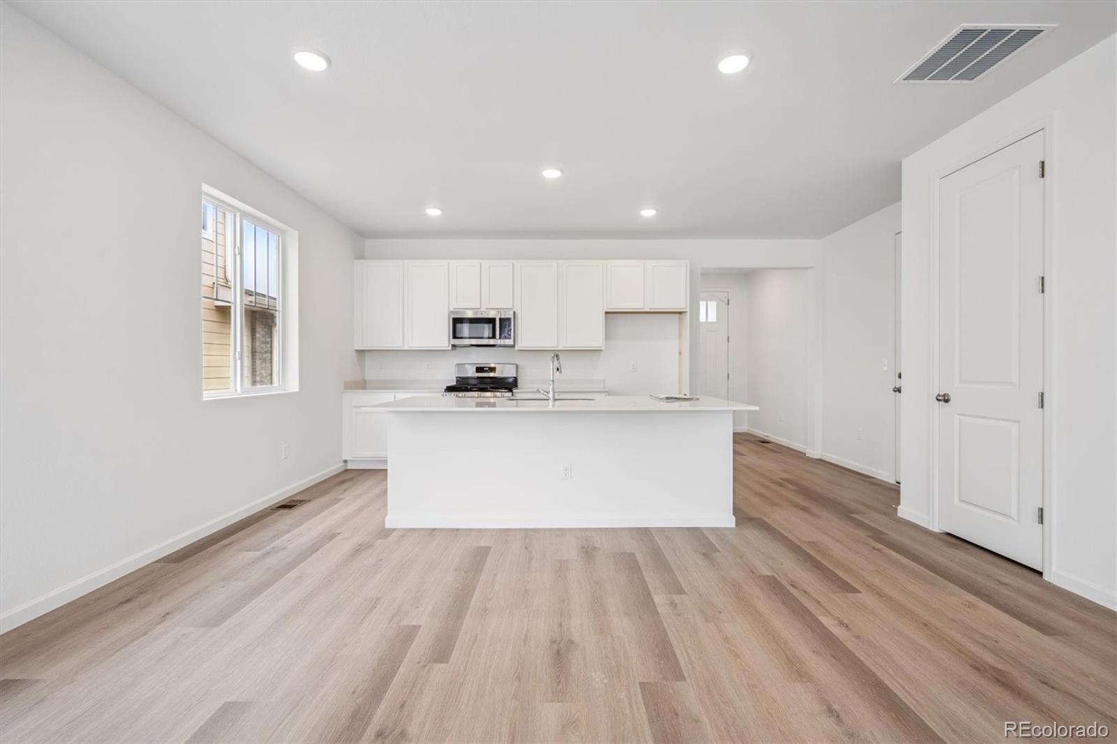 MLS Image #8 for 24747 e 40th avenue,aurora, Colorado