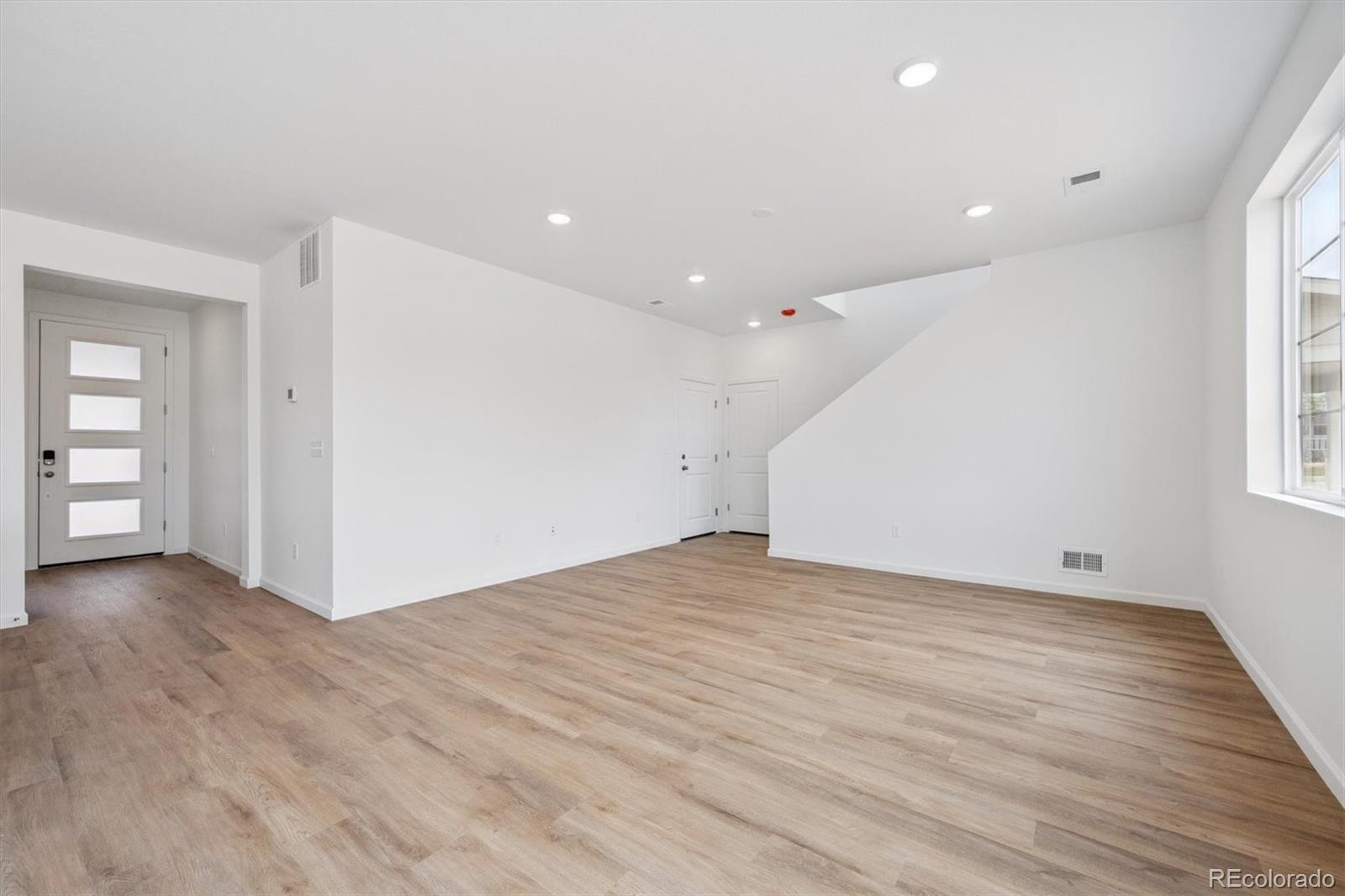 MLS Image #10 for 24717 e 40th avenue,aurora, Colorado
