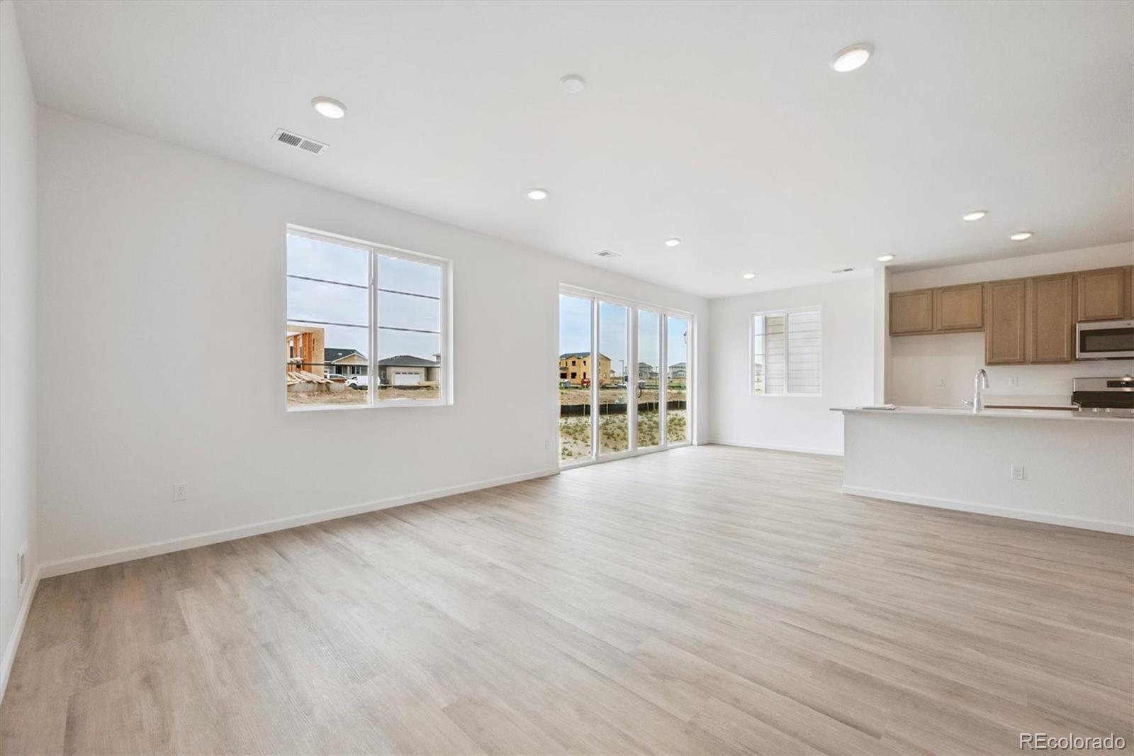 MLS Image #11 for 24717 e 40th avenue,aurora, Colorado