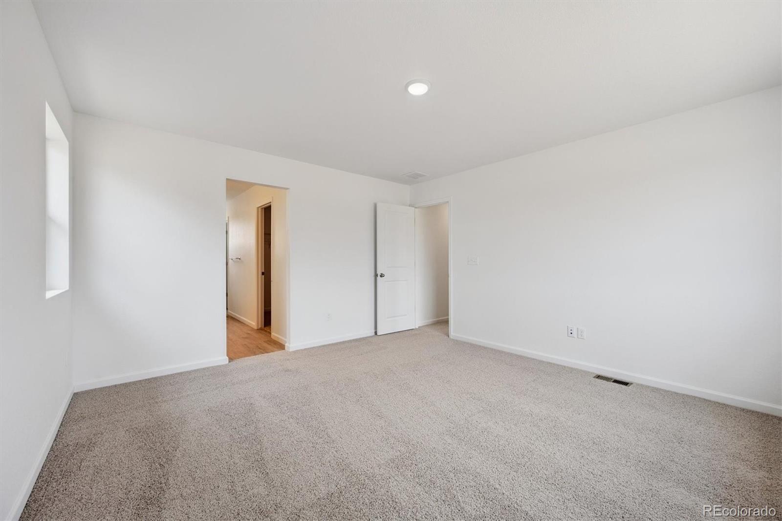 MLS Image #13 for 24717 e 40th avenue,aurora, Colorado