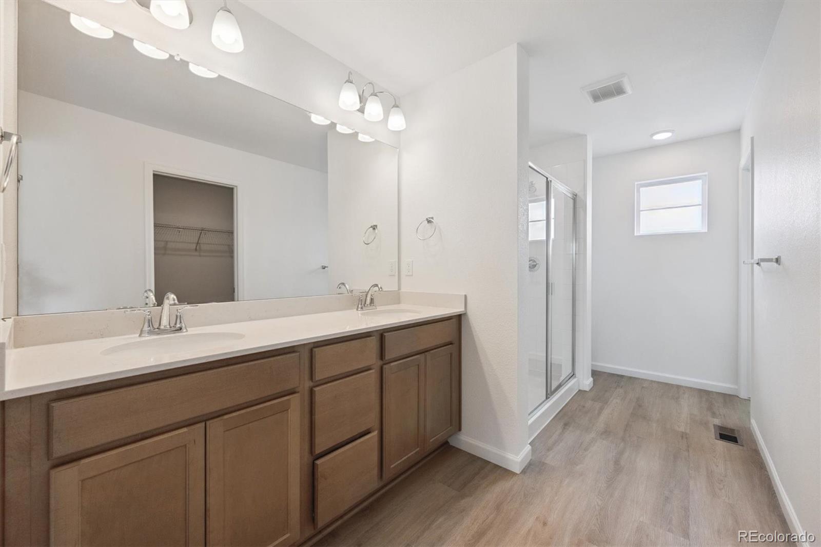 MLS Image #14 for 24717 e 40th avenue,aurora, Colorado