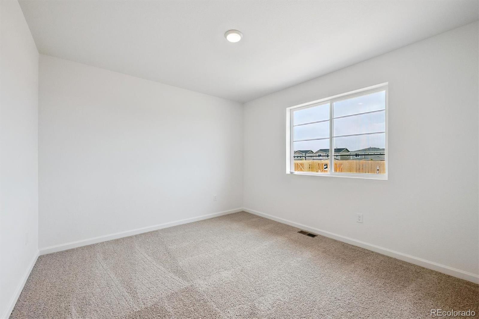 MLS Image #15 for 24717 e 40th avenue,aurora, Colorado