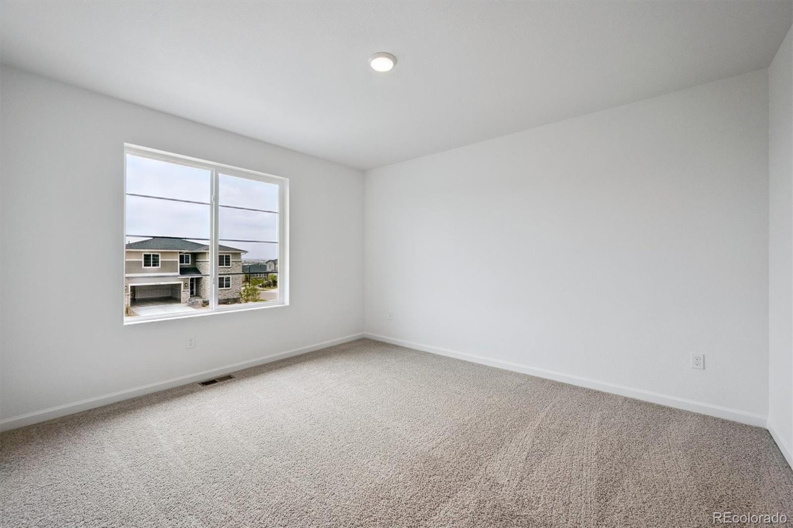MLS Image #16 for 24717 e 40th avenue,aurora, Colorado