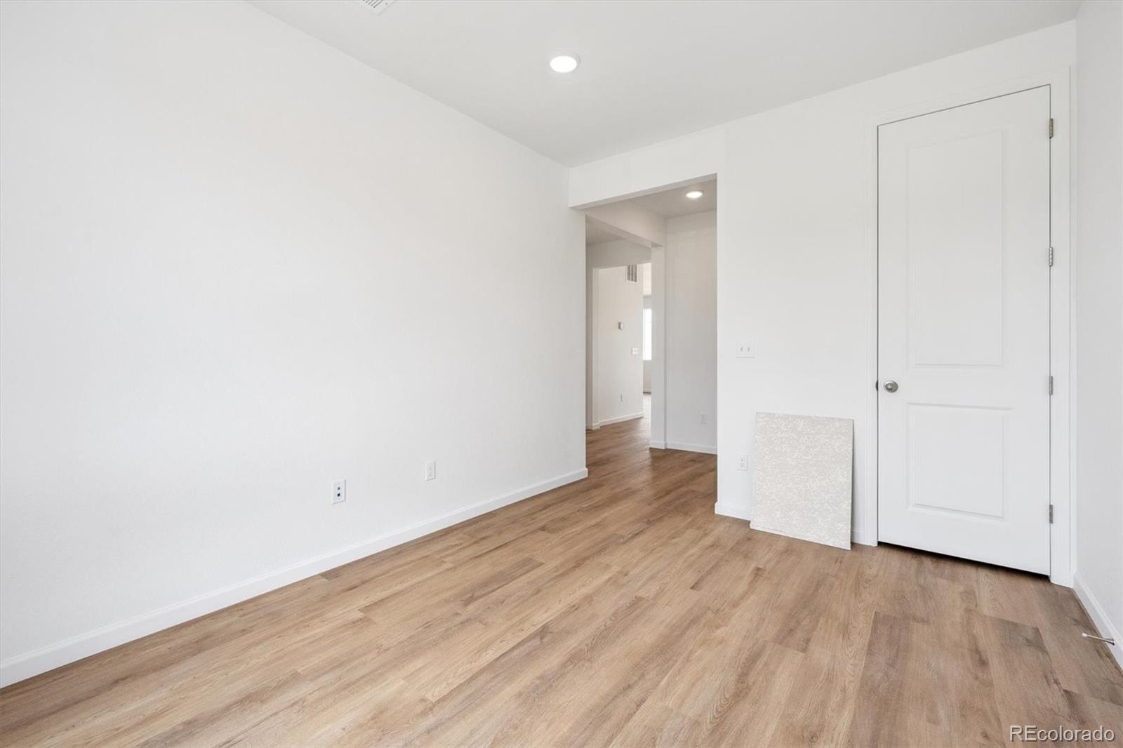 MLS Image #3 for 24717 e 40th avenue,aurora, Colorado