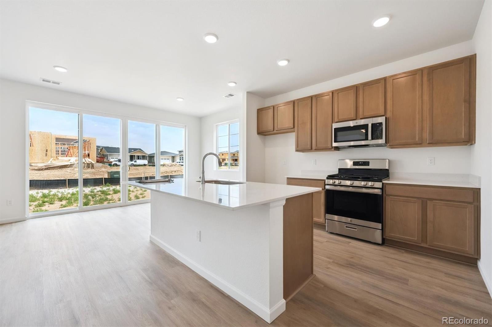 MLS Image #6 for 24717 e 40th avenue,aurora, Colorado