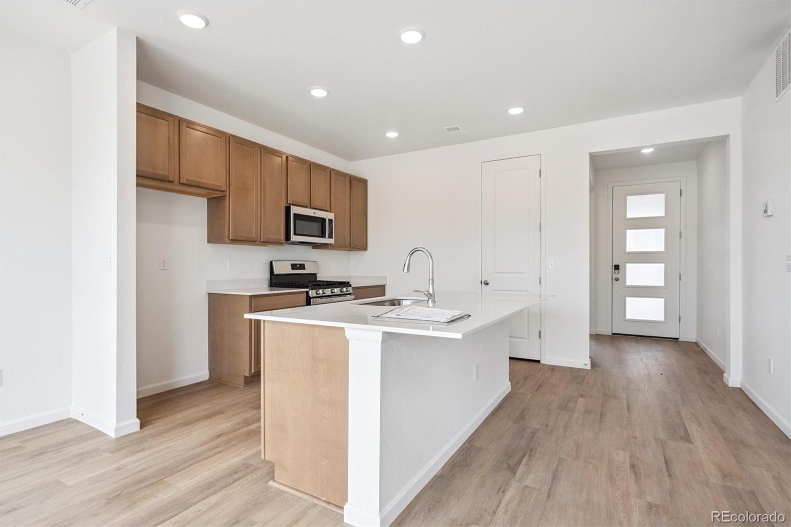 MLS Image #7 for 24717 e 40th avenue,aurora, Colorado